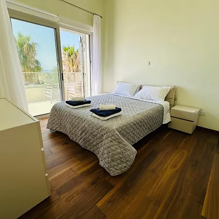 Coral Bay Вилла Пафос